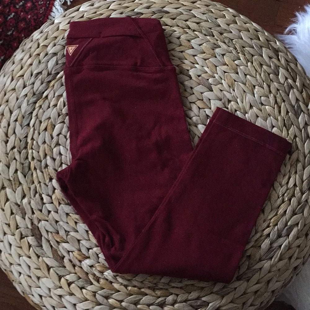 Cropped Leggings in Wine